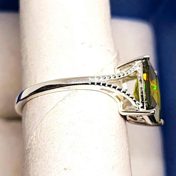 Green Cubic Zirconia solitaire ring in 925 Sterling Silver size 7 5.25 cts - Picture 5 of 6